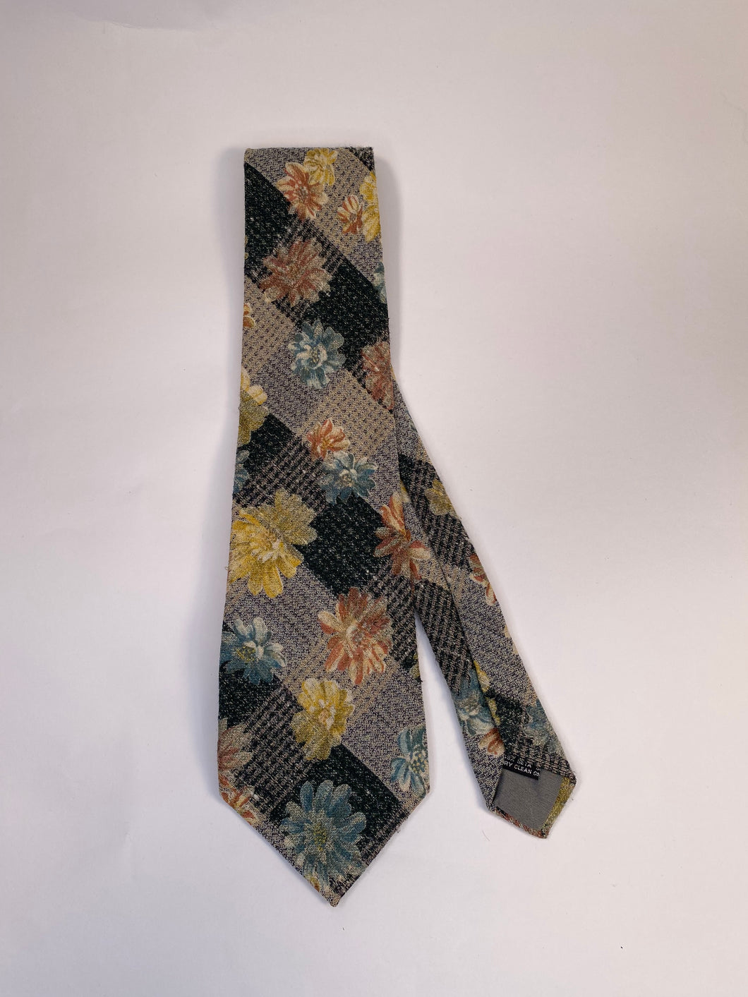 1990s KENZO necktie black / yellow florals
