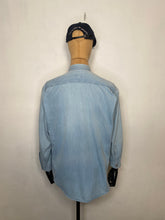 Load image into Gallery viewer, 1990s aj denim shirt light
