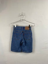 Load image into Gallery viewer, 1990s Levis 550 shorts relaxed
