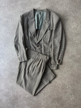 Load image into Gallery viewer, 1980s Hugo Boss houndstooth suit Model Udet
