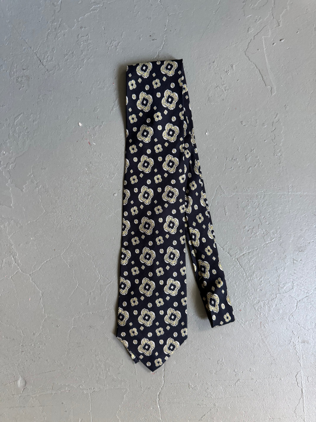 1990s Giorgio Armani necktie blue flower