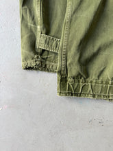 Load image into Gallery viewer, 1970s military jacket short green
