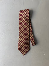 Load image into Gallery viewer, 1980d Giorgio Armani necktie red / gray
