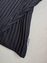 Load image into Gallery viewer, 1990s Boneville V-neck jumper black
