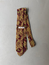 Load image into Gallery viewer, 1990s Emporio Armani necktie red / beige

