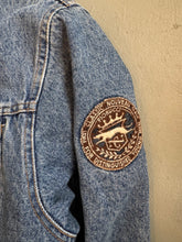 Load image into Gallery viewer, 1980s Classic Nouveau jeans jacket with teddy lining
