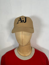 Load image into Gallery viewer, 1980s Aj Cap Creme / black
