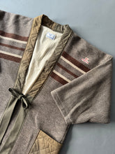 Load image into Gallery viewer, 1950s Bavarian Red Cross hanten Kimono
