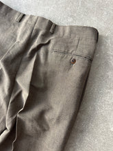 Load image into Gallery viewer, 1980s Hugo Boss Belmondo linen suit brown
