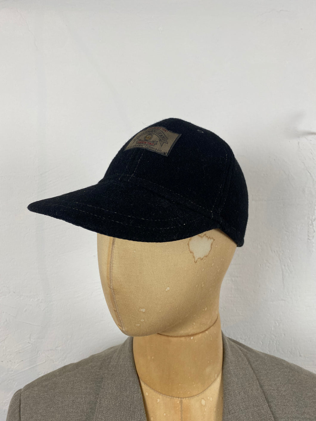 1989 / 90 Aj gold label cap Black